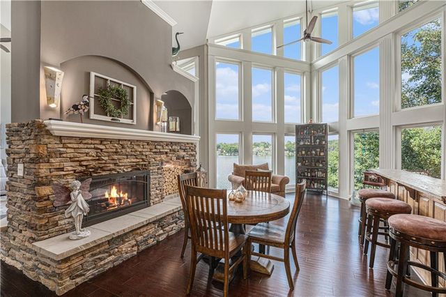 326 Southshore Drive, Lake Winnebago, MO 64034