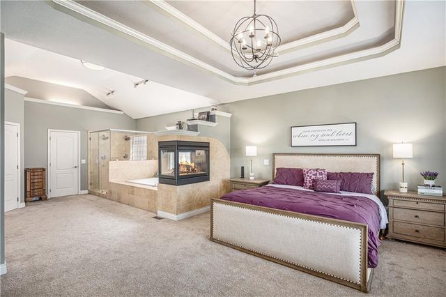 326 Southshore Drive, Lake Winnebago, MO 64034