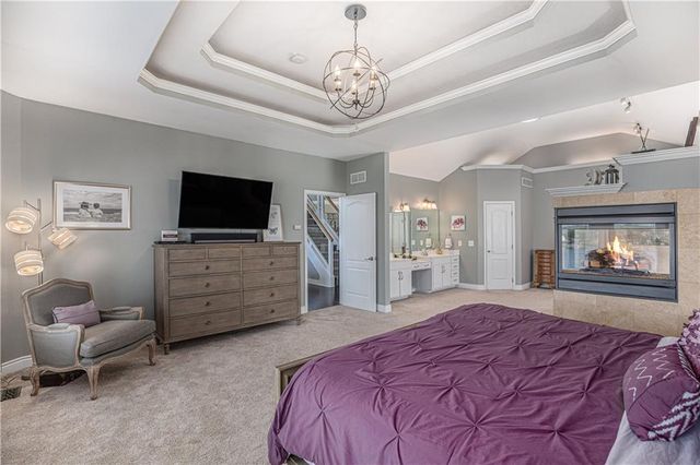 326 Southshore Drive, Lake Winnebago, MO 64034