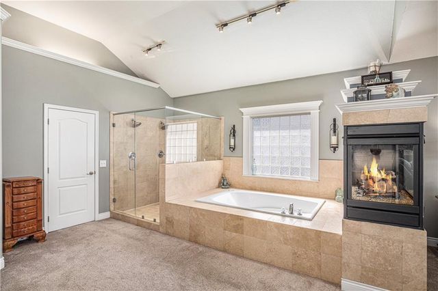 326 Southshore Drive, Lake Winnebago, MO 64034