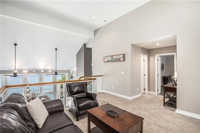 326 Southshore Drive, Lake Winnebago, MO 64034