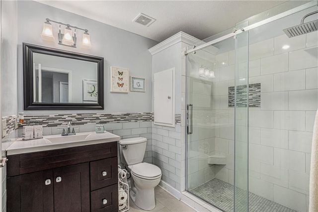 326 Southshore Drive, Lake Winnebago, MO 64034