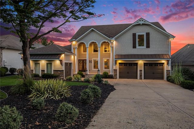 326 Southshore Drive, Lake Winnebago, MO 64034