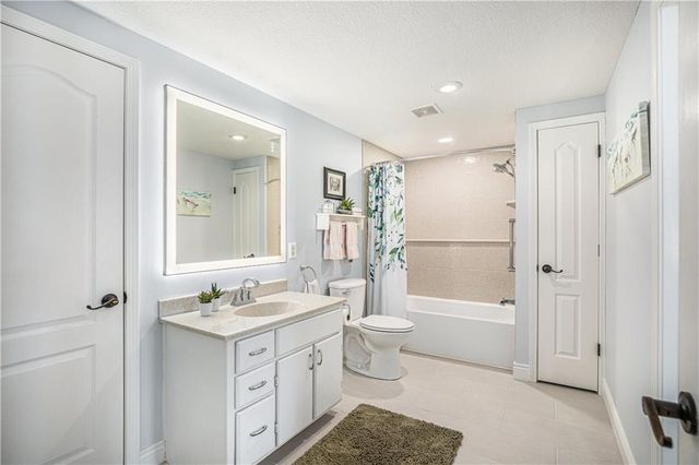 326 Southshore Drive, Lake Winnebago, MO 64034