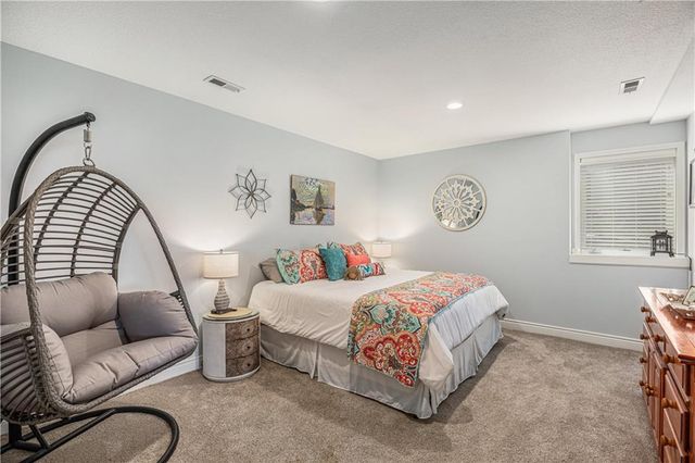 326 Southshore Drive, Lake Winnebago, MO 64034