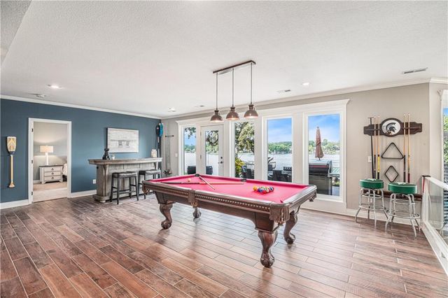 326 Southshore Drive, Lake Winnebago, MO 64034