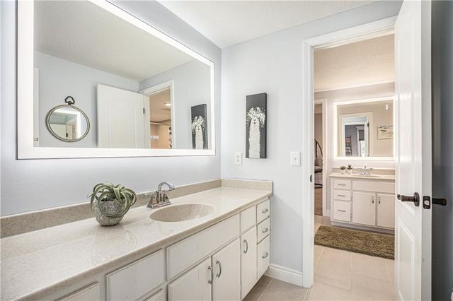 326 Southshore Drive, Lake Winnebago, MO 64034