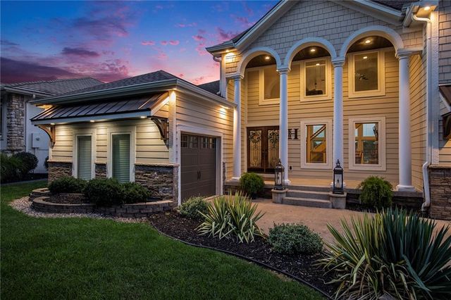 326 Southshore Drive, Lake Winnebago, MO 64034