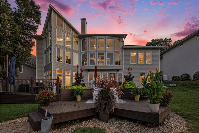 326 Southshore Drive, Lake Winnebago, MO 64034