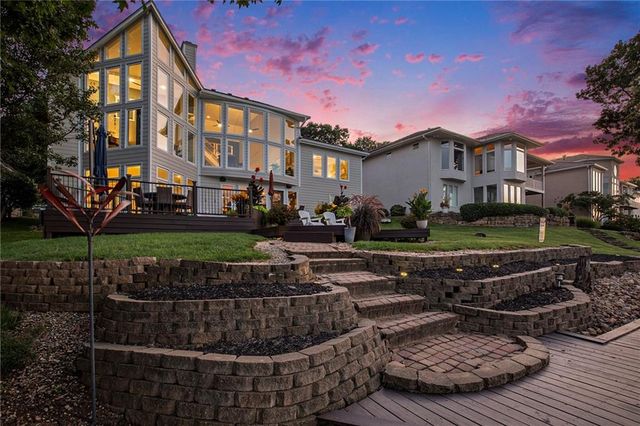 326 Southshore Drive, Lake Winnebago, MO 64034