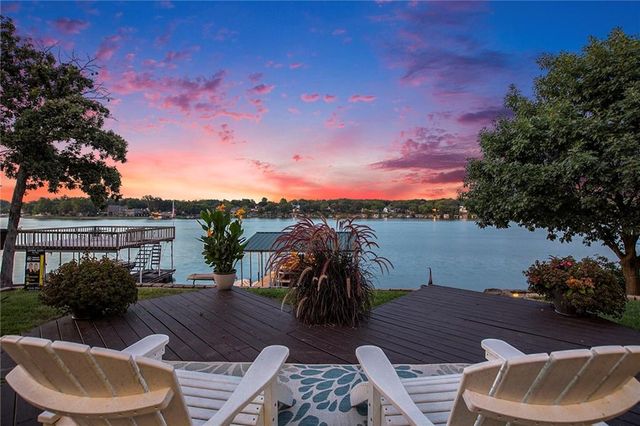 326 Southshore Drive, Lake Winnebago, MO 64034