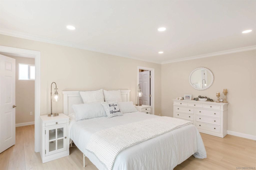 49 Antigua Court, Coronado, CA 92118