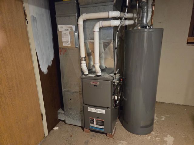 1714 Easton Avenue, Waterloo, IA 50702