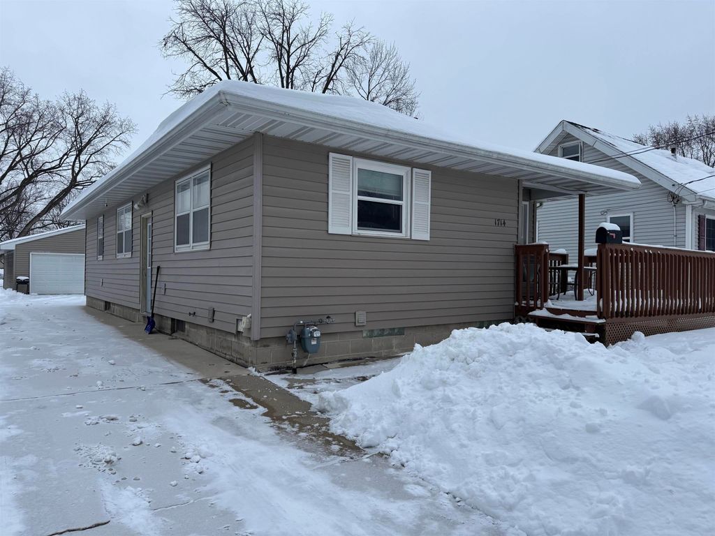 1714 Easton Avenue, Waterloo, IA 50702