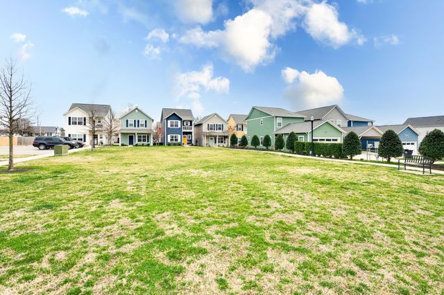 2009 Village Park Cir, Old Hickory, TN 37138