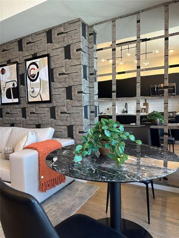 398 NE 5th St 3008, Miami, FL 33132