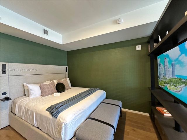 398 NE 5th St 3008, Miami, FL 33132