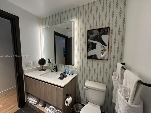 398 NE 5th St 3008, Miami, FL 33132