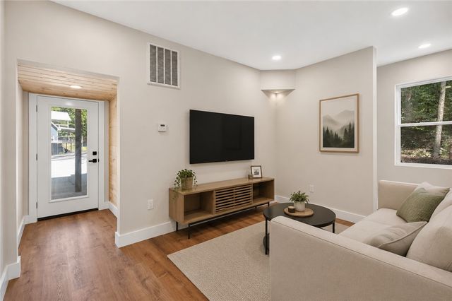 418 tiger Lane, Westminster, SC 29693