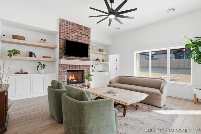 1616 W 114th Street, Jenks, OK 74037