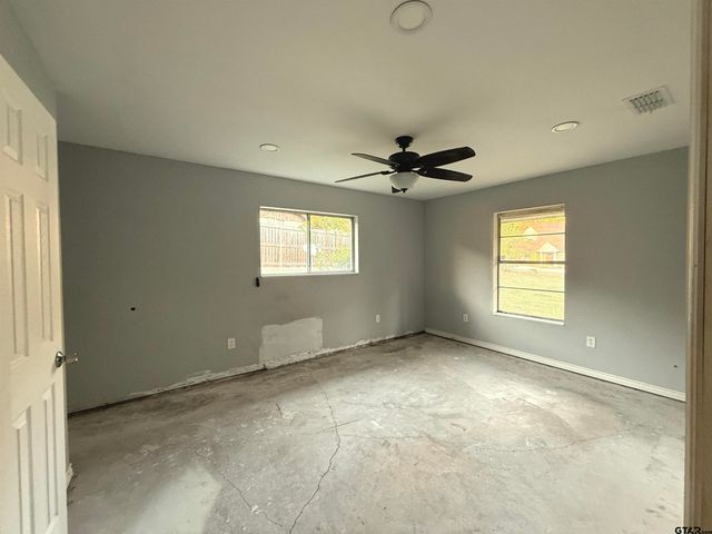 201 N Meadowbrook, Overton, TX 75684