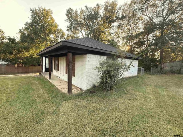 201 N Meadowbrook, Overton, TX 75684