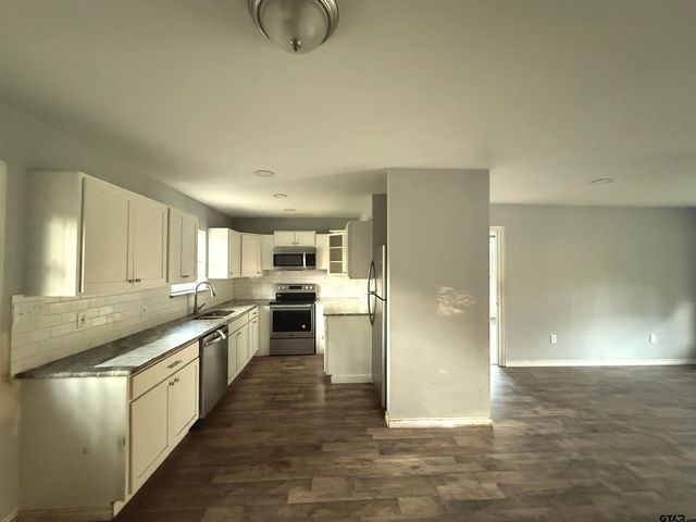 201 N Meadowbrook, Overton, TX 75684