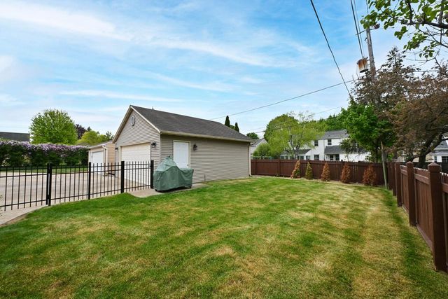 653 75th STREET, Wauwatosa, WI 53213
