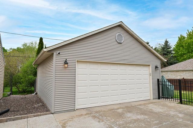 653 75th STREET, Wauwatosa, WI 53213