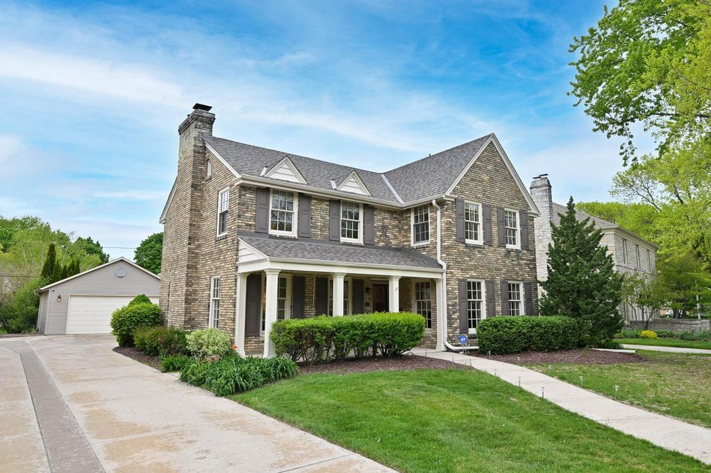 653 75th STREET, Wauwatosa, WI 53213