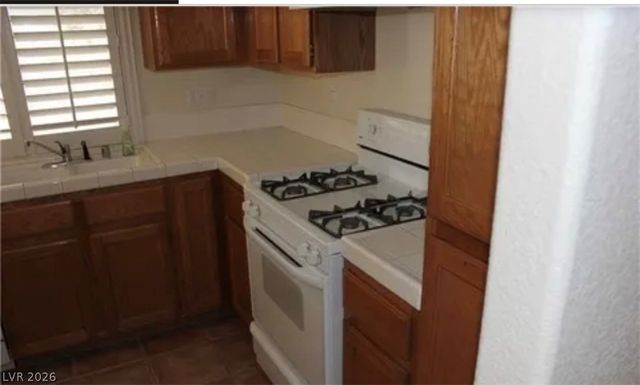 10021 Via Toro Avenue, Las Vegas, NV 89117