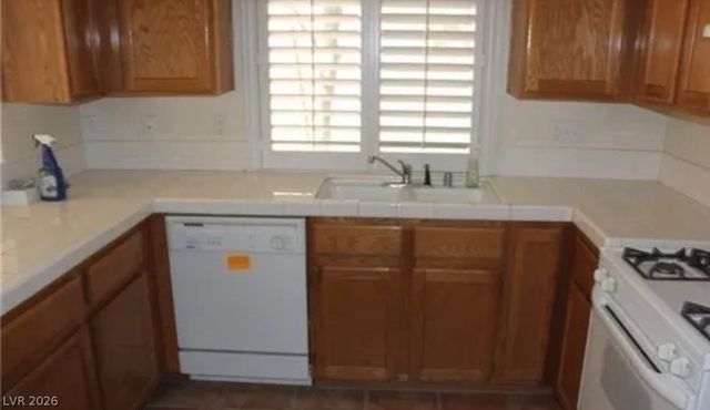 10021 Via Toro Avenue, Las Vegas, NV 89117