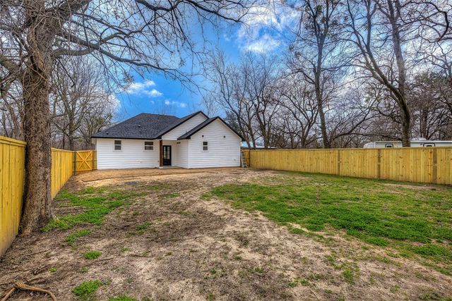 1505 Division Street, Commerce, TX 75428