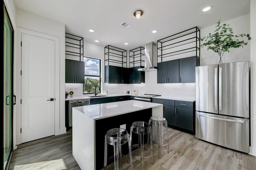 4792 Old Spanish Trail D301, Houston, TX 77021