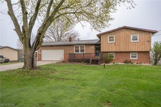 10288 Hunting Hills Avenue NE, Hartville, OH 44632