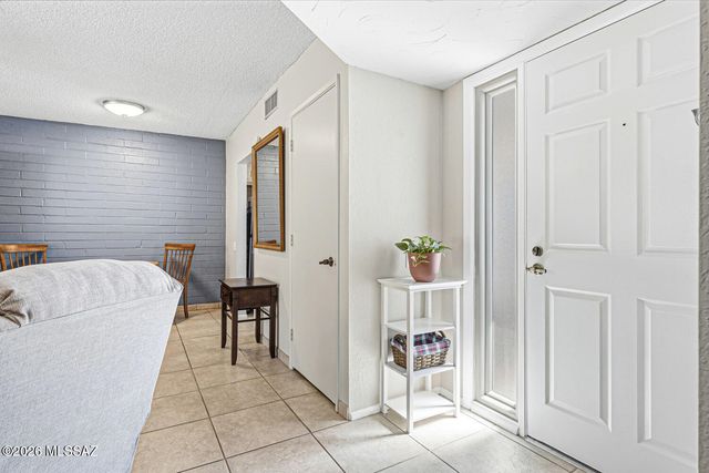 361 N Calle De Las Profetas, Green Valley, AZ 85614