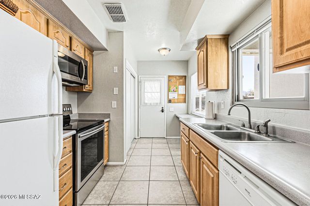 361 N Calle De Las Profetas, Green Valley, AZ 85614