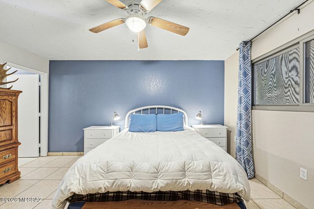 361 N Calle De Las Profetas, Green Valley, AZ 85614