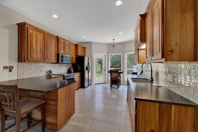 3055 Lakeview DR, Canyon Lake, TX 78133