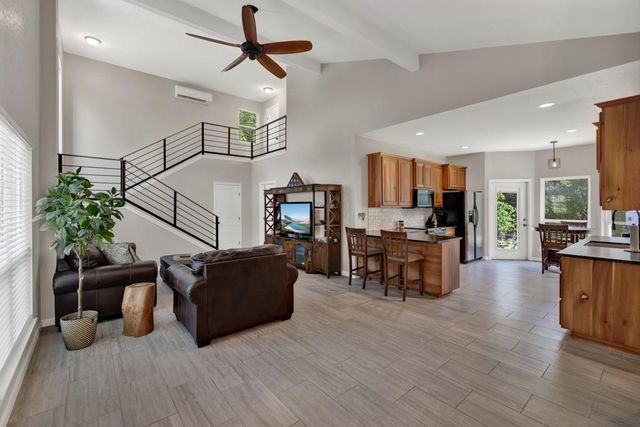 3055 Lakeview DR, Canyon Lake, TX 78133