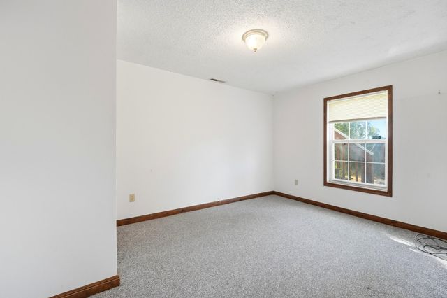4914 ORCHARD LN, Columbia, MO 65202