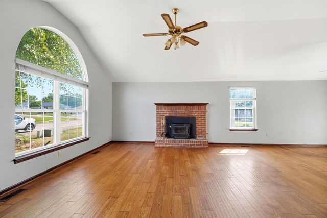 4914 ORCHARD LN, Columbia, MO 65202