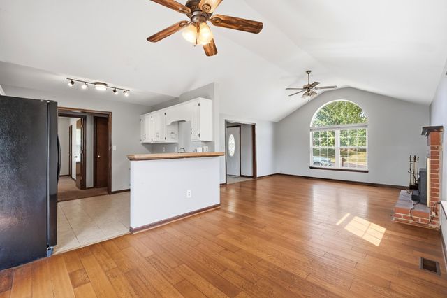 4914 ORCHARD LN, Columbia, MO 65202