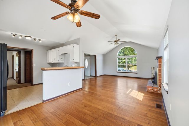 4914 ORCHARD LN, Columbia, MO 65202