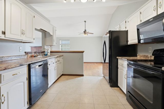 4914 ORCHARD LN, Columbia, MO 65202
