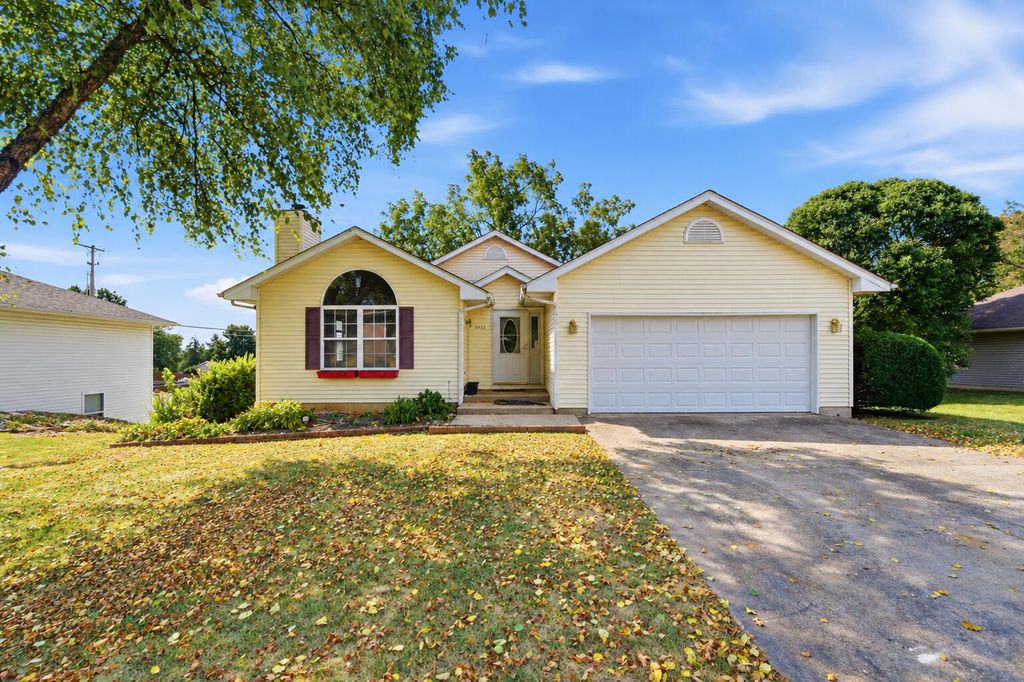 4914 ORCHARD LN, Columbia, MO 65202