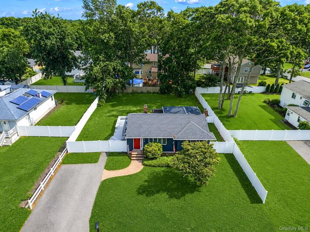 6 Malba Drive, Shirley, NY 11967