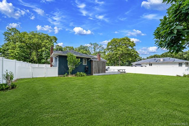6 Malba Drive, Shirley, NY 11967