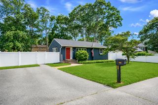 6 Malba Drive, Shirley, NY 11967