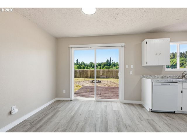 411 BRIERWOOD Ct, Castle Rock, WA 98611